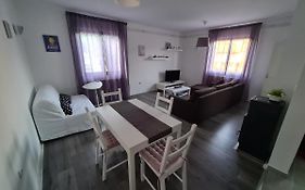 Apartment Dollar